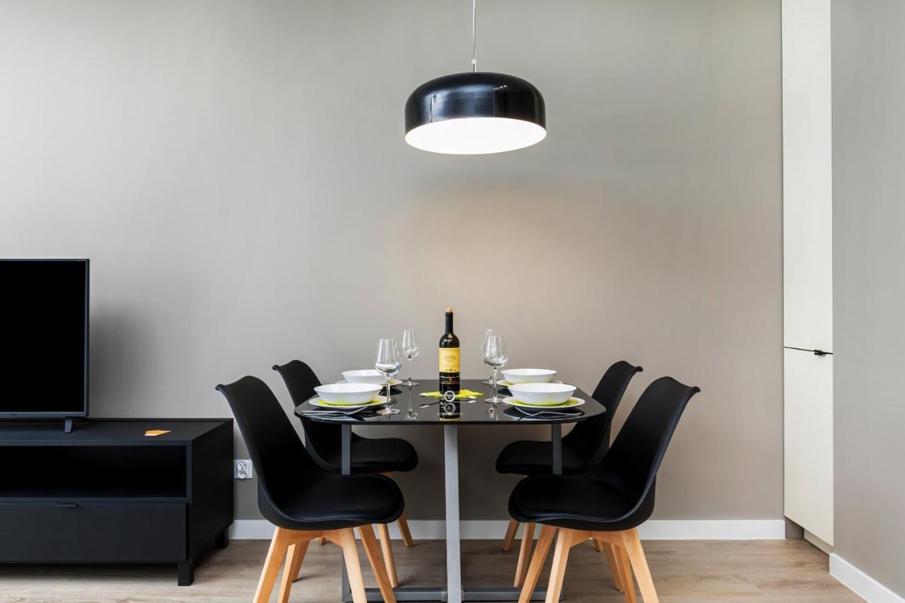 Modern City Center Apartments By Noclegi Renters Poznan Exterior photo